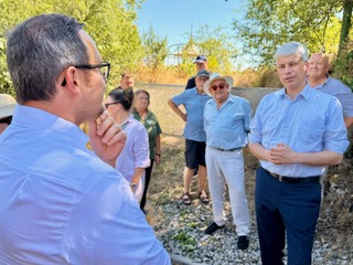 Austausch im Weinberg